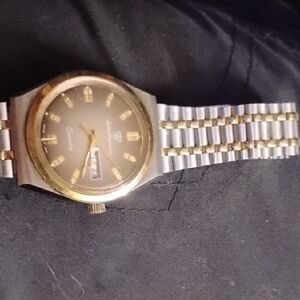 Elegant Men's Silver and Gold Watch